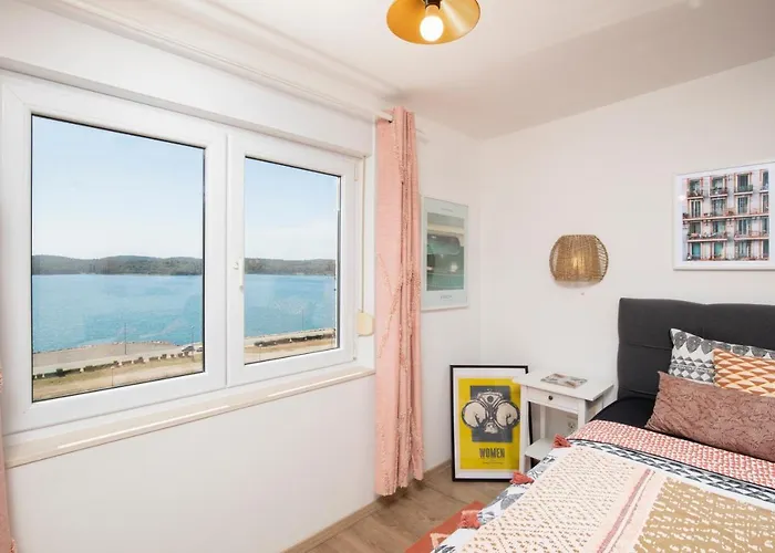 Top Floor Sunset Apartment